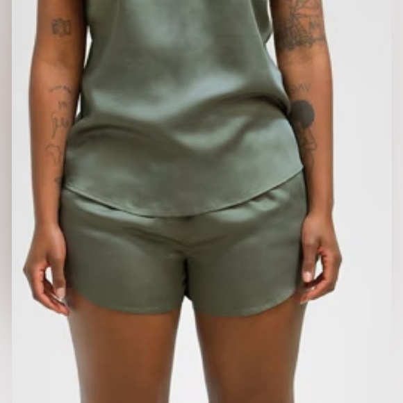 🤎Ettitude Sateen Shortie Moss - Picture 3 of 3